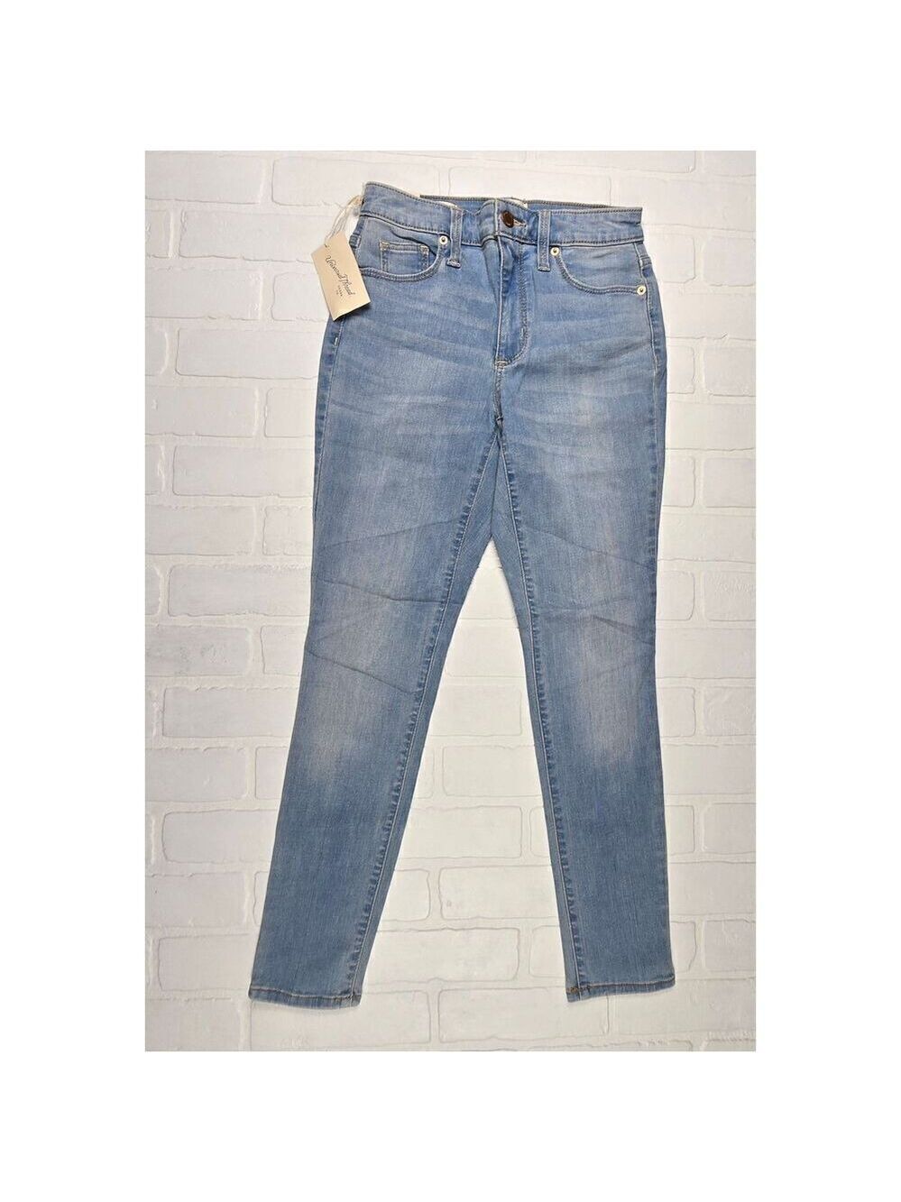 Universal Thread  Light Wash High Rise Skinny Jeans Size 0